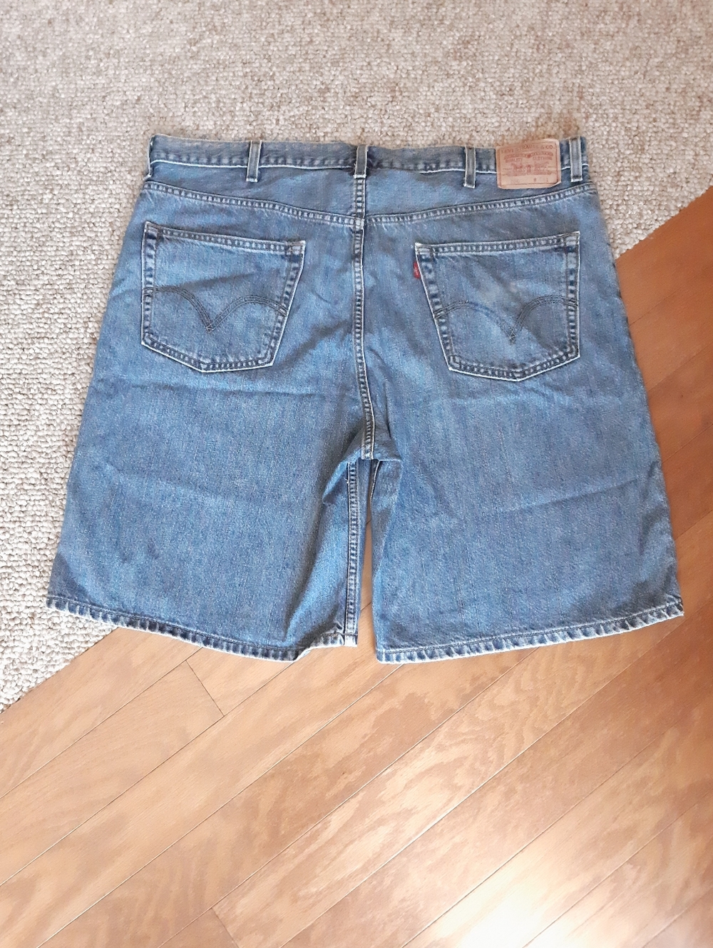 Levi's Relaxed Fit 550 Jean Shorts size 44